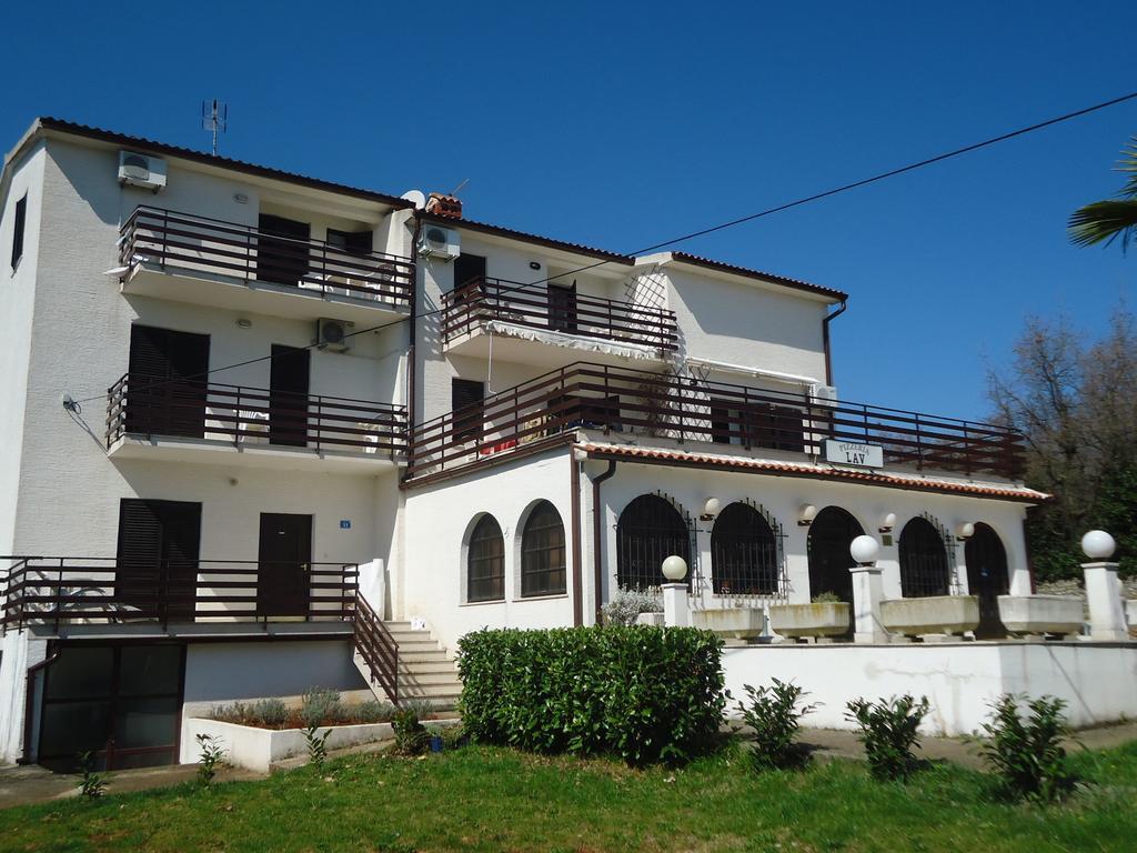 Apartments Lav Умаг Екстериор снимка